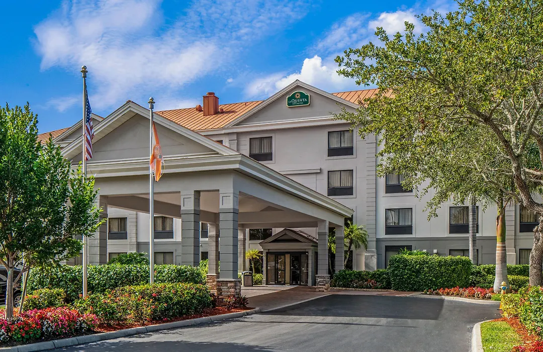 La Quinta By Wyndham Bonita Springs Naples North-1